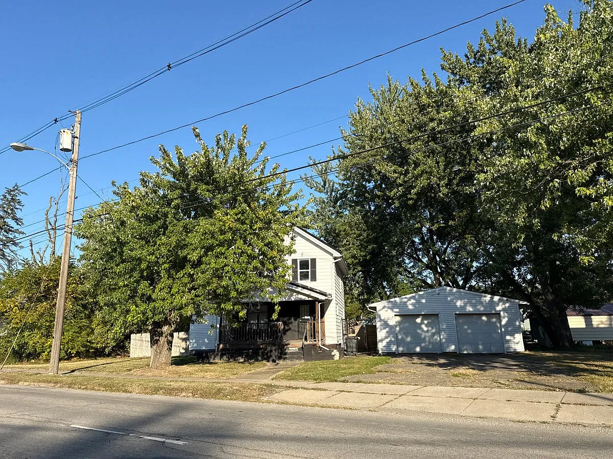 1437 Tod Ave SW photo 1