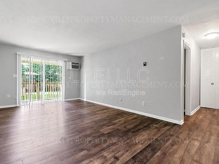 1202 E Walford Dr #2 — Photo 4