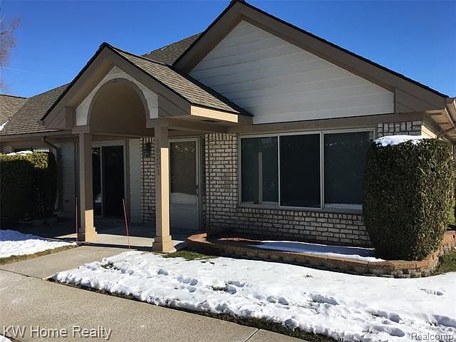 1st image of 16381 Clarkson Dr