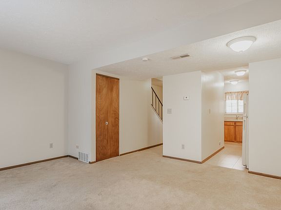 5th image of 536 Valley Dr APT B