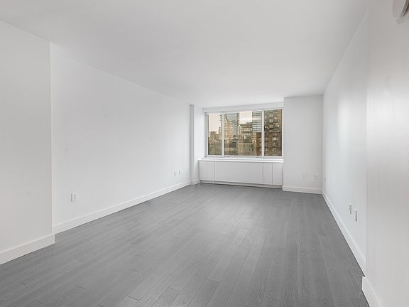 4th image of 101 W End Ave APT 9P