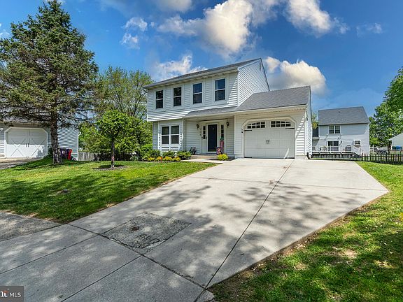 2nd image of 709 Selkirk Ct