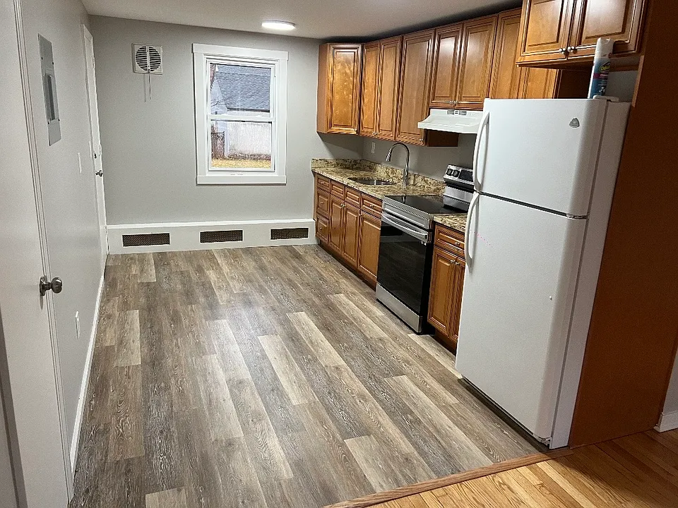 15 Emerson St #B2