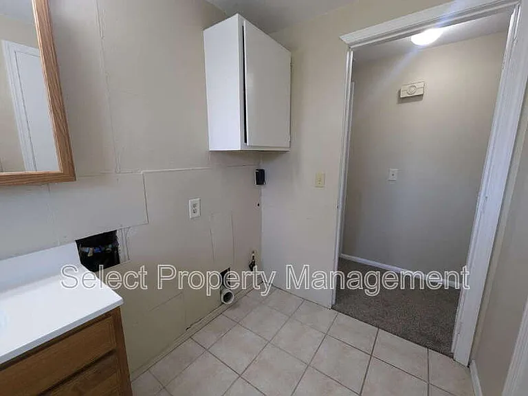 1419 Aberdeen Ln — Photo 17