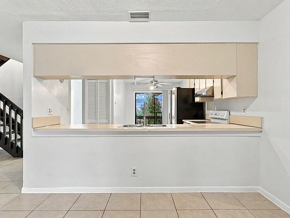 5th image of 6180 Pine Tree Ln #1