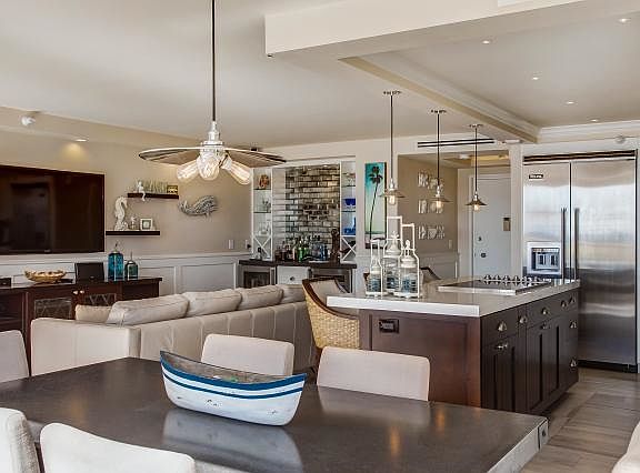 3rd image of 1820 Avenida Del Mundo Unit 103