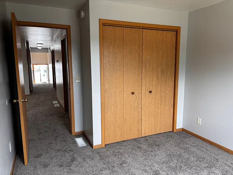 1008 2nd St NE — Photo 14