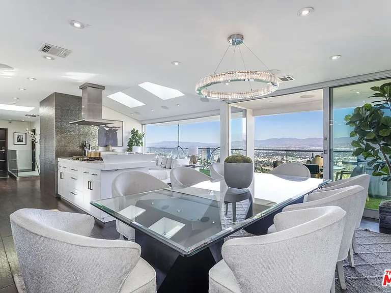7177 Pacific View Dr — Photo 6