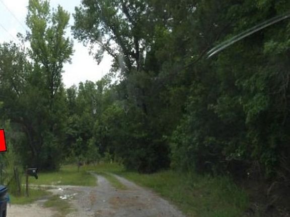 Exterior Neighborhood (street photo)