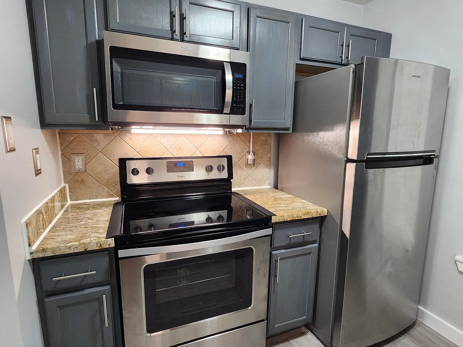 10555 Turtlewood Ct — Photo 4