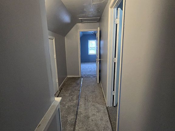 5th image of 19 Wood Ave #2