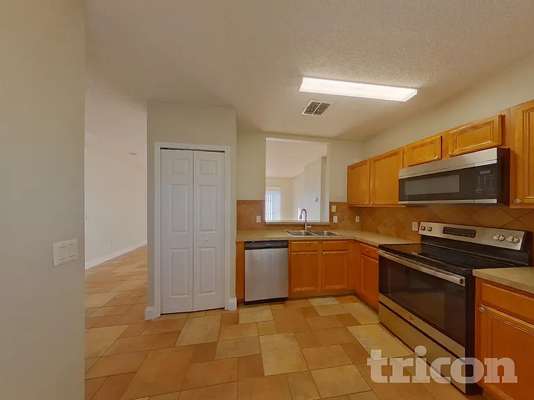 1141 Doncaster Ct — Photo 3
