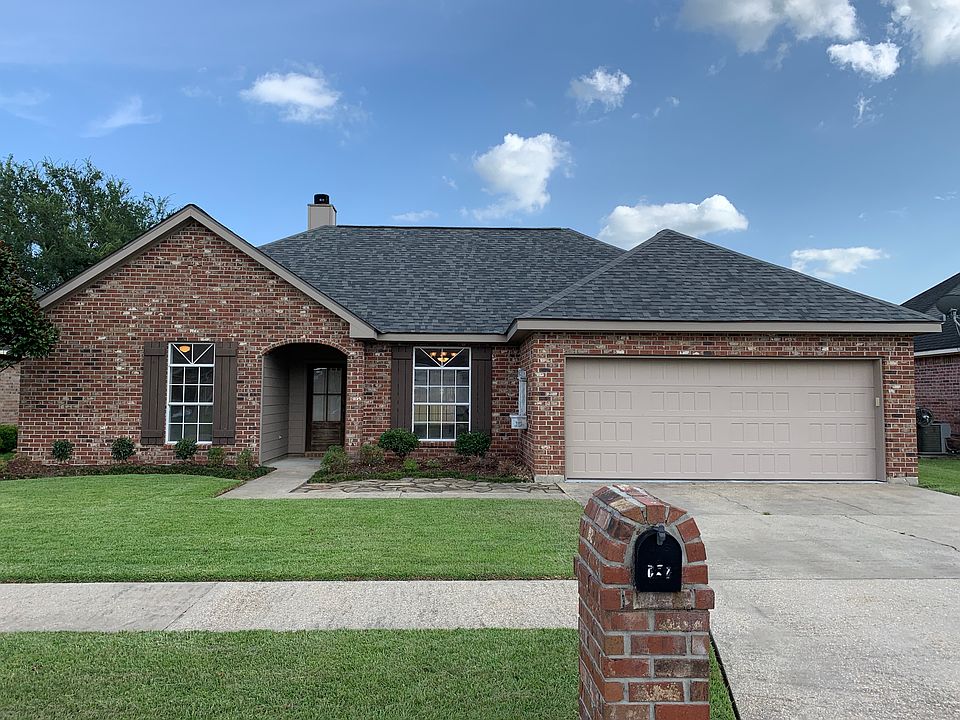 1st image of 102 Gravenhage Cir