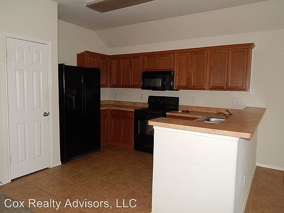 2nd image of 117 Rockbrook Dr
