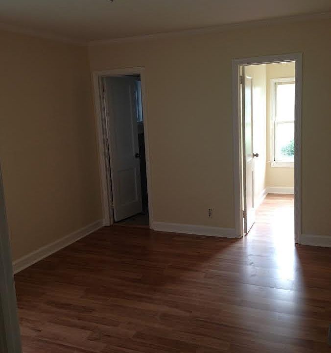 2nd image of 1267 Eastridge Rd SW
