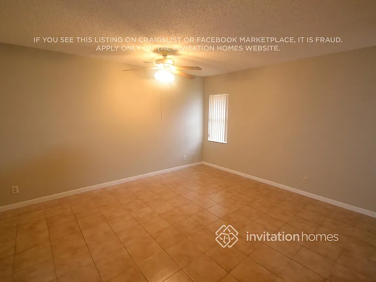 4933 NW 96th Ter — Photo 12
