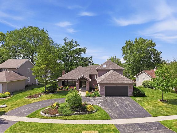 2nd image of 534 Whispering Pines Rd