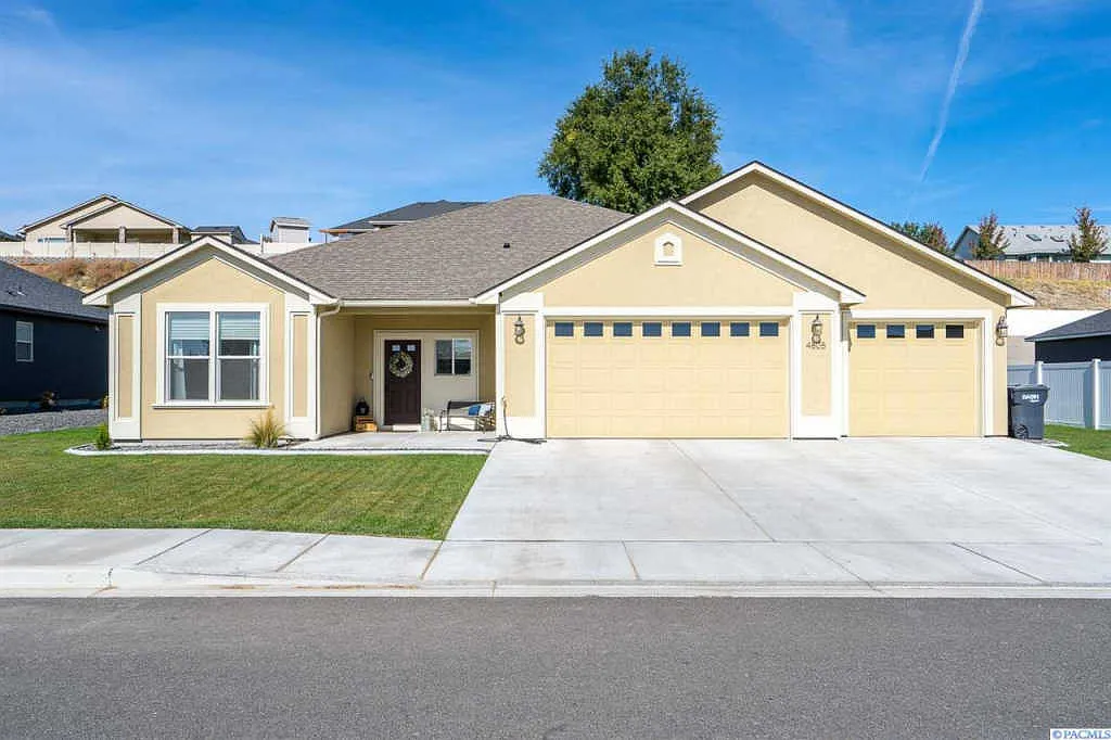 4805 Bermuda Dunes Dr photo 1