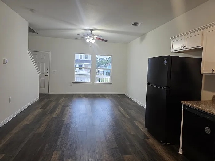6311 White Oak Dr — Photo 8