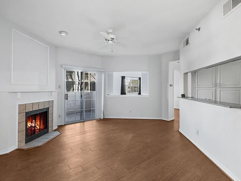 1001 Liberty St #116 — Photo 2
