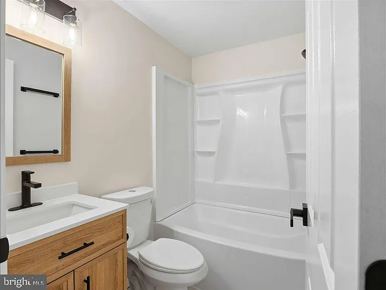 8026 Waterview Ct — Photo 25