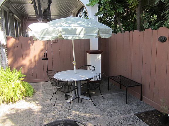 3rd image of 1336 Garden St APT 2