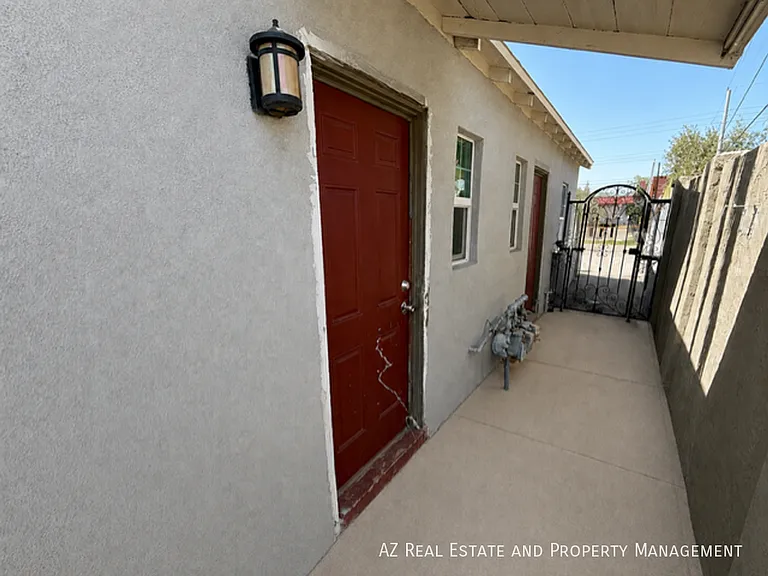 1507 N 15th Ave — Photo 4