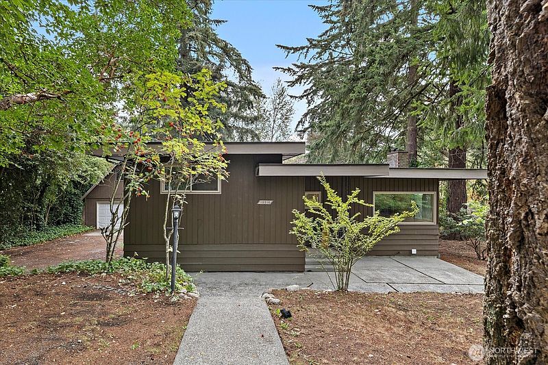 2nd image of 12216 12th Avenue S