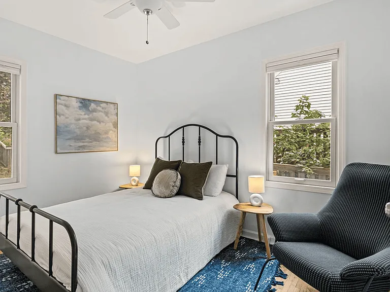 1818 Cleveland St NE — Photo 18