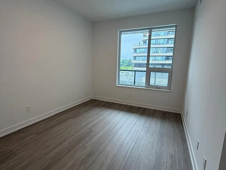 8188 Yonge St #327 — Photo 7