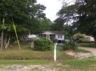 91 Mount Olive Rd, Elizabethtown, NC 28337