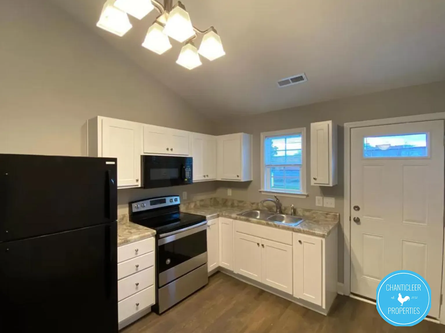 4 N Sterling St - B — Photo 4
