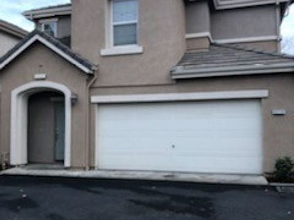 3rd image of 9220 Cortina Cir