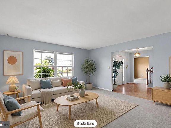 3rd image of 14 Tolliver Ct