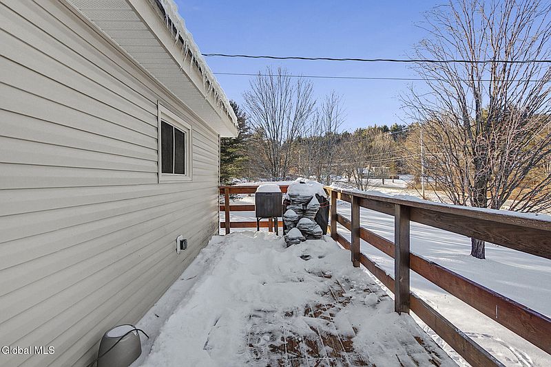 5th image of 242 Beecher Road