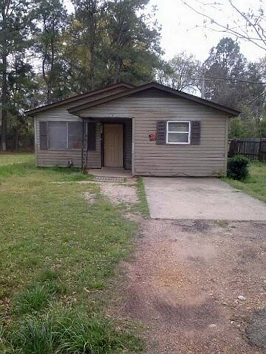 2nd image of 2923 Davis St