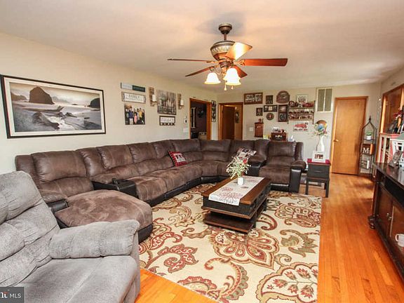 3rd image of 25362 Deerfield Ln
