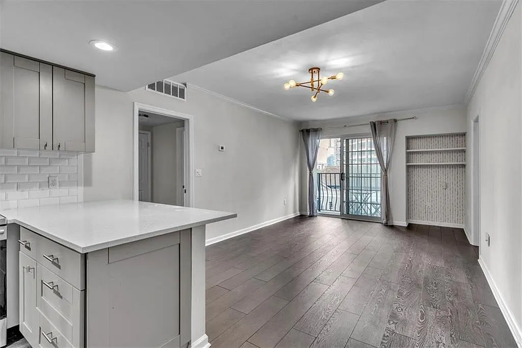 2 bed, 2.0 bath, 919 sqft, $2,650 — Photo 1