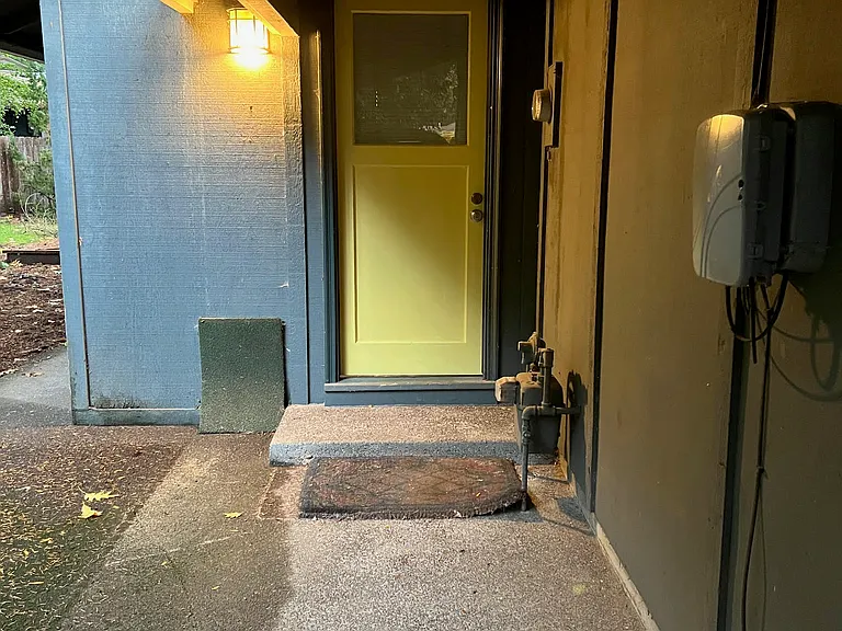 SW Indian Creek Ave — Photo 10