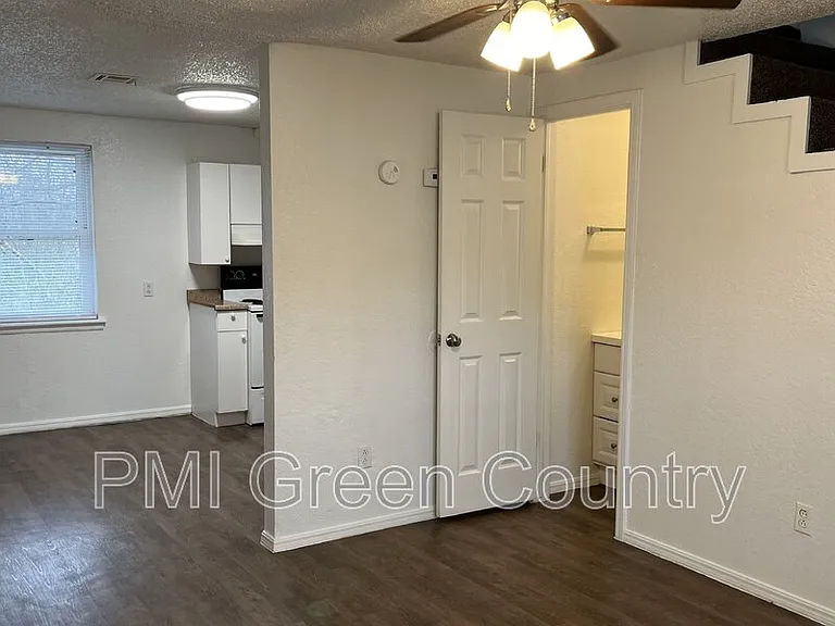 318 E Redwood St #72-4 — Photo 10