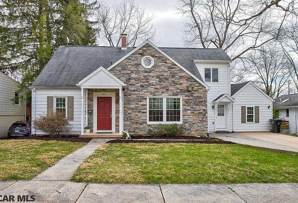 1st image of 558 Clarence Ave