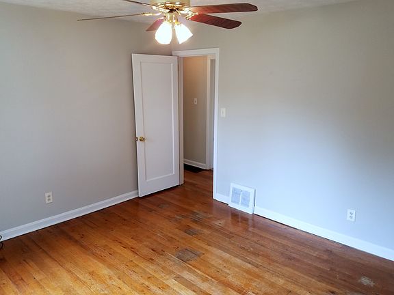 5th image of 1712 Brown St