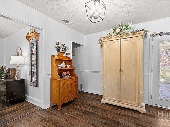 5th image of 373 Sandpiper Road