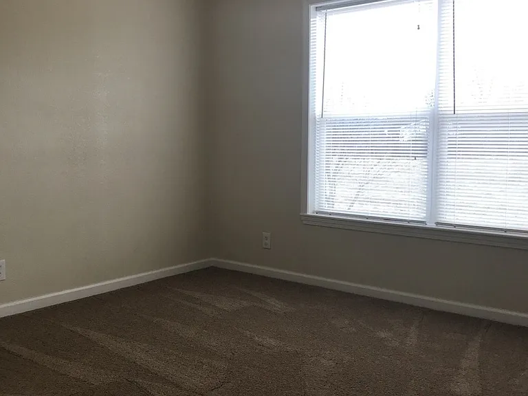 563 Van Buren Rd — Photo 14