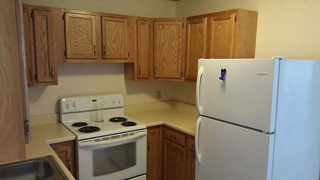 2nd image of 120 S Main St APT C