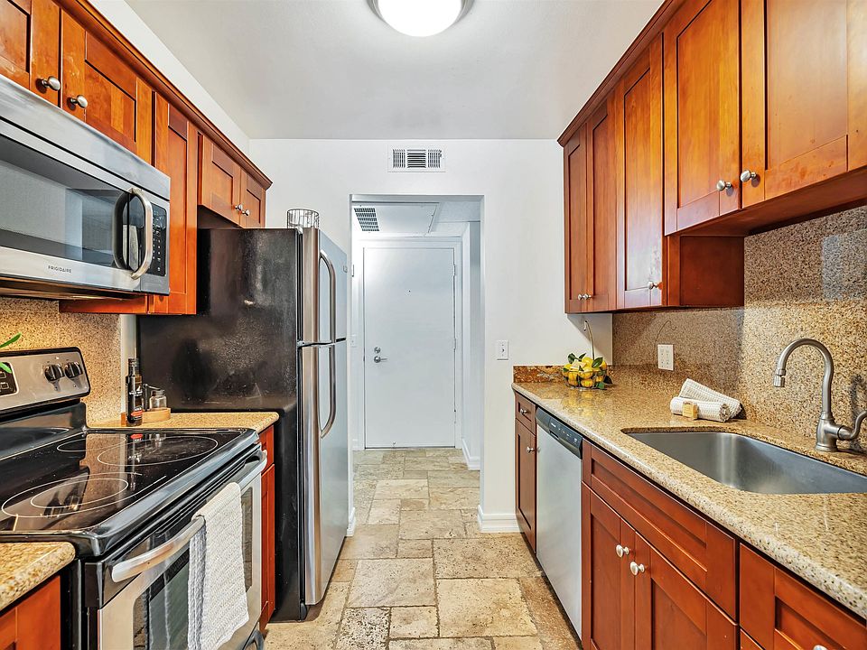 1st image of 490 N Civic Dr APT 101