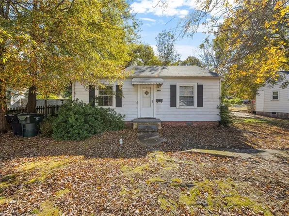 1107 Alden St, Burlington, NC 27217