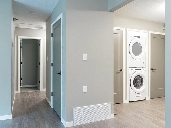 4th image of 10 Penn Oaks Dr #20-04