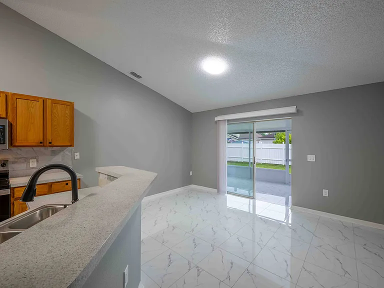 6920 Playpark Trl — Photo 26