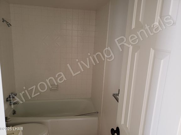 5th image of 3299 Tolteca Dr